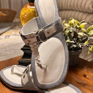 Cole Haan Thong Sandals White & Chambray Sz 6.5 B Leather Summer Resort Casual